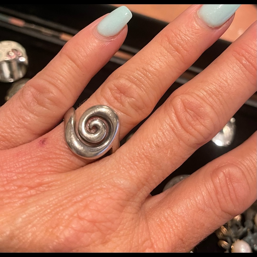 James Avery Swirl Ring -- SS 925 Retired